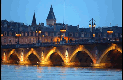 Brücke Pont de Pierre über die Garonne in Bordeaux 