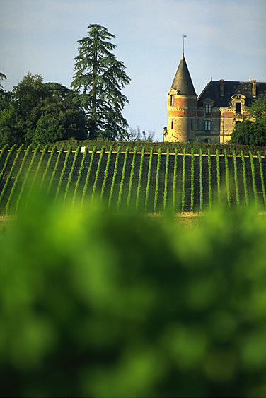 Bordeaux ist auf der ganzen Welt für seine Weine bekannt. Von Bordeaux aus sind alle Weingebiete des Bordelais in einer Stunde zu erreichen.