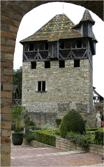 Das Écomusée in Ungersheim im Elsass war früher das größte Freilichtmuseum Frankreichs und ist heute ein kommerzieller Freizeitpark mit etwa 70 Gebäuden