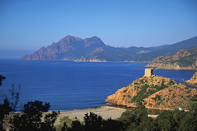Von außergewöhnlichen Naturschönheiten, ist der Golf von Porto der ideale Ort zum Urlaub im Herzen der unberührten Natur.