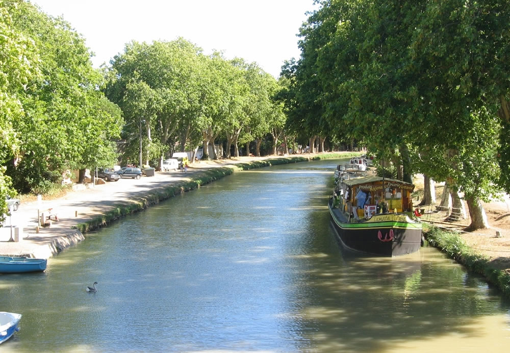 Auf dem Weg von Toulouse bis zum Mittelmeer durchläuft der Canal du Midi eine Vielzahl von Schleusen