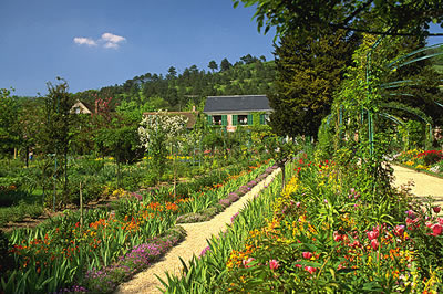 Die Gemeinde Giverny ist nicht weit entfernt von Paris und bieten viel Spaß, Erholung und Ablenkung.