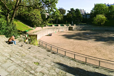 Ältestes noch erhaltenes Bauwerk von Paris. In der Arena konnten bis zu 17.000 Personen den Gladiatoren- und Tierkämpfen sowie Theatervorstellung zuschauen