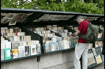 Les bouquinistes parisiens transforment les bords de la Seine en un puits de savoir
