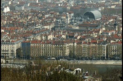Vom Hügel Fourvière mit Blick auf die rund 490.000 Einwohner Stadt Lyon. Lyon ist die drittgrößte Stadt in Frankreich