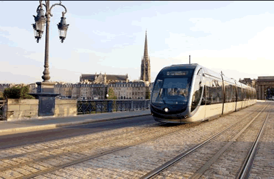 Die Straßenbahn in Bordeaux ist heute das wichtigste öffentliche Verkehrsmittel der Stadt Bordeaux in Frankreich