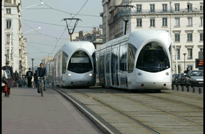 Die Straßenbahn in Lyon (Tramway de Lyon) verfügt über ein 64 Kilometer langes Straßenbahnnetz. 