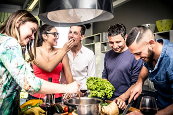 Gemeinsames Essen ist die Gelegenheit, tiefer in die französische Kultur einzusteigen. Viel besser, als sich nur mit anderen Deutschen zu umgeben