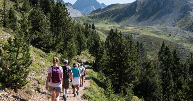 Wandern in den französischen Alpen mit der Familie